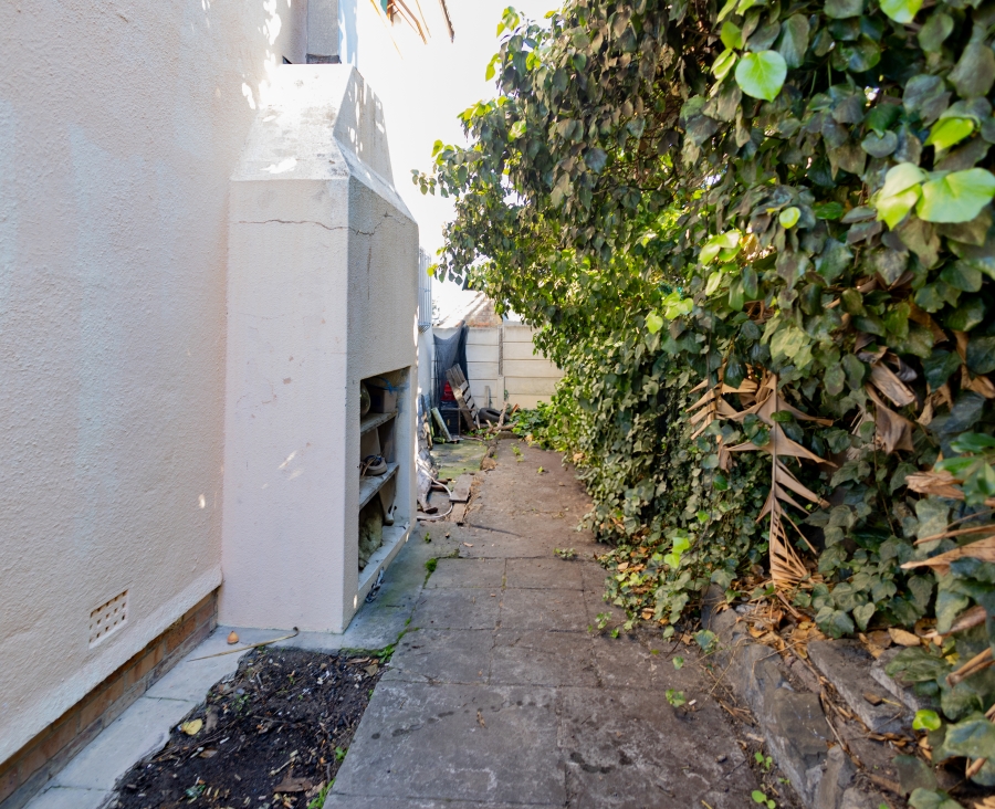 4 Bedroom Property for Sale in Avondale Western Cape